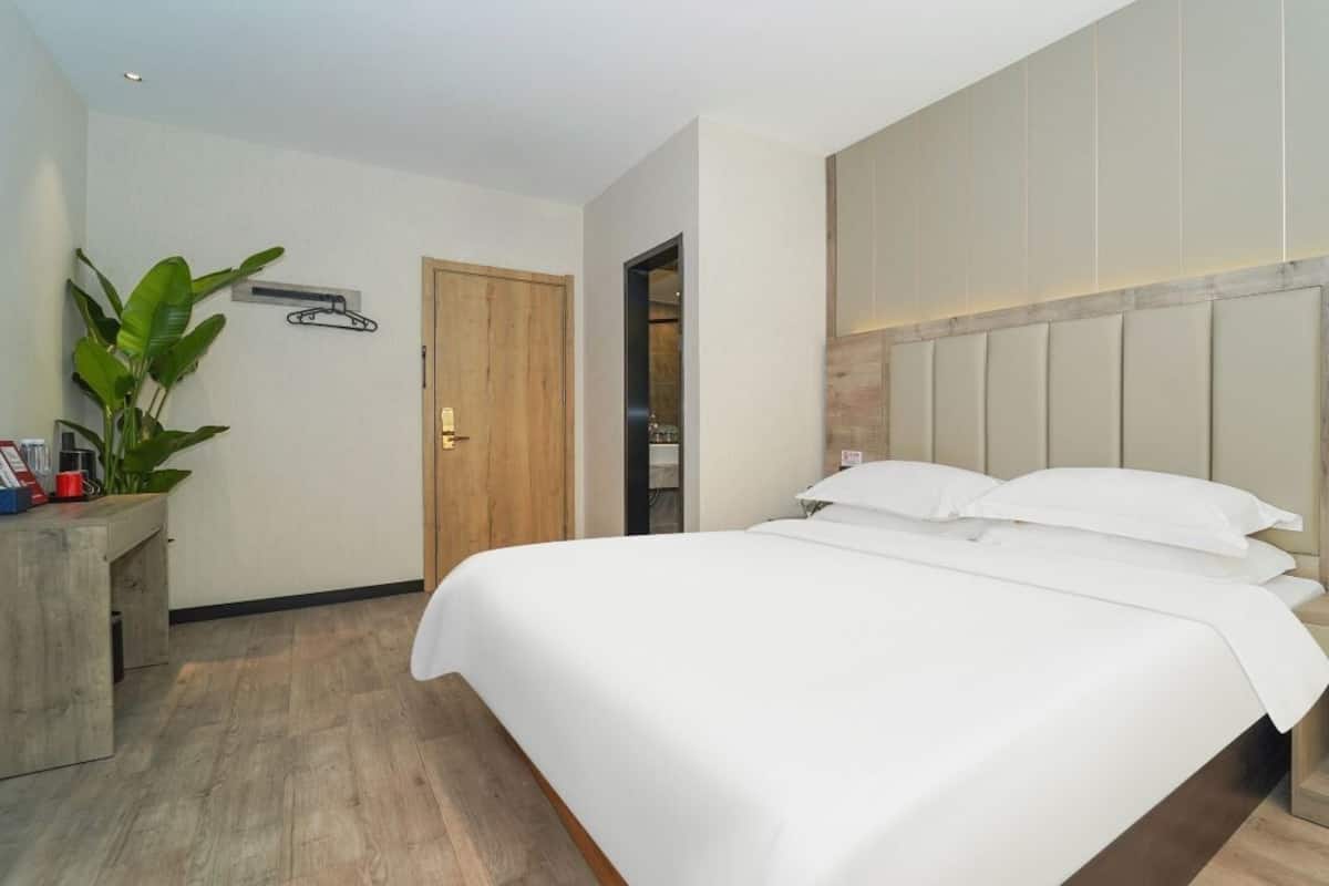 Habitación Deluxe doble | Ropa de cama hipoalergénica y edredones de plumas