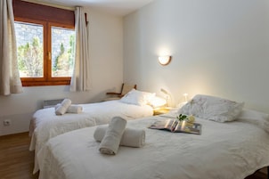 Standard Apartment, 2 Bedrooms, 2 Bathrooms, Mountainside (Andorra Stunning Views Apartment)