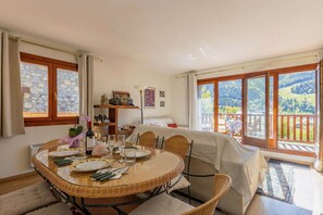 Departamento estándar, varias habitaciones, 2 baños (Andorra Stunning Views Apartment) | Restaurantes