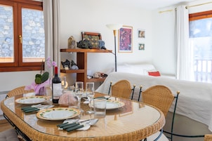 Standard Apartment, 2 Bedrooms, 2 Bathrooms, Mountainside (Andorra Stunning Views Apartment) | Dining
