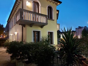 Fachada de la propiedad