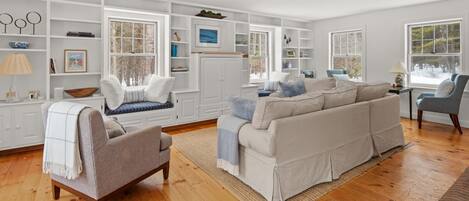 House, 3 Bedrooms | Living area | Smart TV