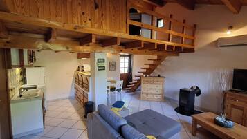 Télévision, cheminée