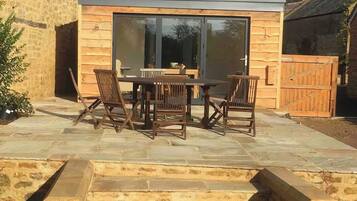 House | Outdoor dining