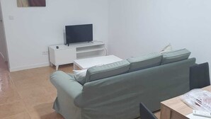 Unclassified image, 3 of 29, button - Peaceful 4-6 Person Holiday Home With Patio, Close to all Amenities (Torrevieja)