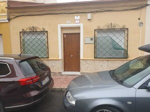 House, 2 Bedrooms, Patio, City View | Property grounds - Peaceful 4-6 Person Holiday Home With Patio, Close to all Amenities (Torrevieja)