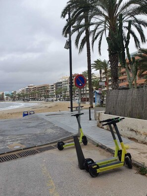 Nhà, 2 phòng ngủ, sân hiên, quang cảnh thành phố | Khuôn viên nơi lưu trú