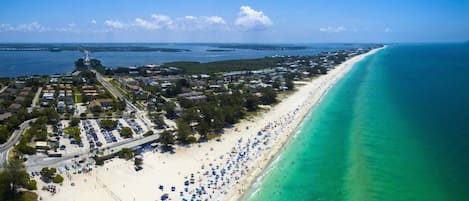 Una playa cerca