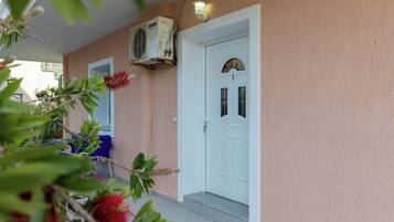 Apartment, 1 Bedroom | Soundproofing, free WiFi, bed sheets