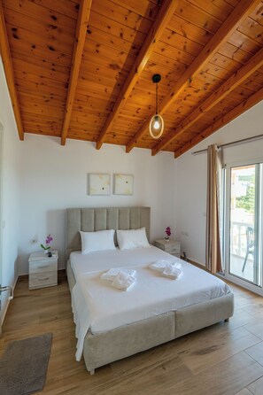 Double Room, Balcony | Soundproofing, free WiFi, bed sheets