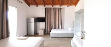 Kamar Quadruple, balkon | 1 kamar tidur, kedap suara, Wi-Fi gratis, dan seprai linen