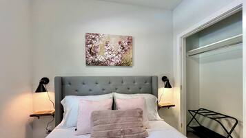 2 bedrooms, desk, iron/ironing board, travel crib