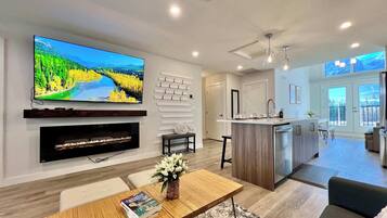 TV, fireplace