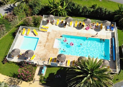 Spacious family villa for 8 people with garden in Hendaye plage