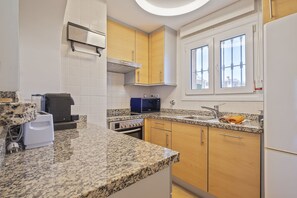 Refrigerador, microondas, horno, lavavajillas