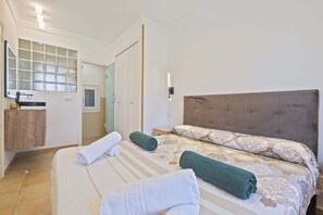 3 bedrooms, iron/ironing board, travel cot, WiFi - Cala Serena by Midelisa. (Oliva)