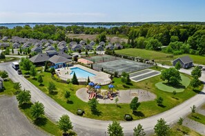 Residents enjoy a central community pool, basketball court, and tennis court in this family-friendly neighborhood.
