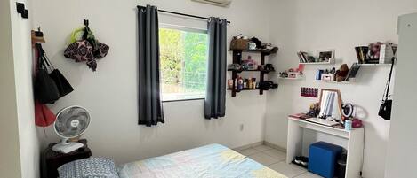 2 slaapkamers, een strijkplank/strijkijzer, gratis wifi, beddengoed