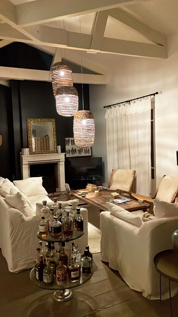 Living area - Tastefully renovated country house (Sauveterre-de-Rouergue)