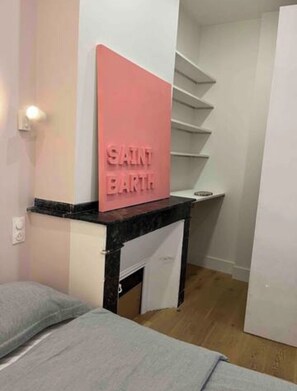 4 室のベッドルーム、アイロン / アイロン台、WiFi、ベッドシーツ