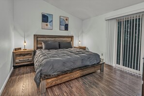 3 habitaciones, tabla de planchar con plancha, wifi y ropa de cama 