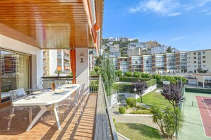 Apartment | Balcony - Private Villa in Roses With Pool (Roses)