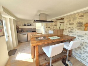 Réfrigérateur, micro-ondes, four, lave-vaisselle