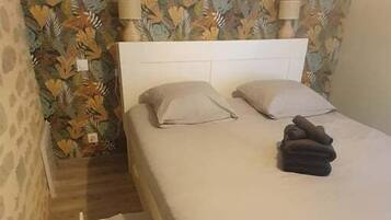 1 camera, Wi-Fi gratuito, lenzuola