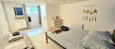 4 chambres, fer et planche à repasser, accès Internet, draps fournis