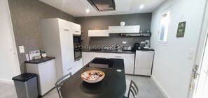 Réfrigérateur, micro-ondes, four, lave-vaisselle