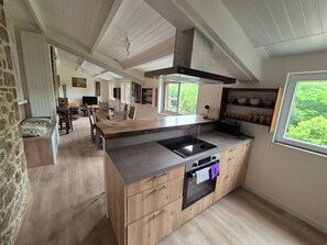 Réfrigérateur, micro-ondes, four, lave-vaisselle