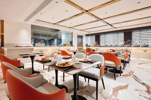 Desayuno buffet diario (CNY 60 por persona)