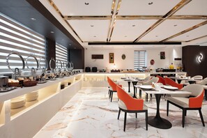 Daily buffet breakfast for a fee - One Gem Hotel (Haikou)