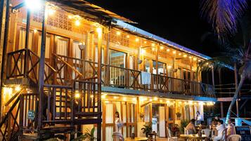 Mặt tiền nơi lưu trú