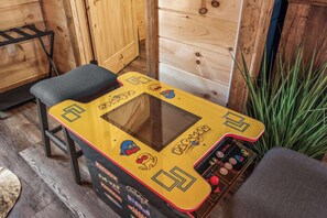Games room - Luxury Mountain Cabin in Pigeon Forge (Sevierville)