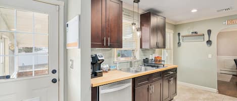 Microwave, dishwasher, paper towels