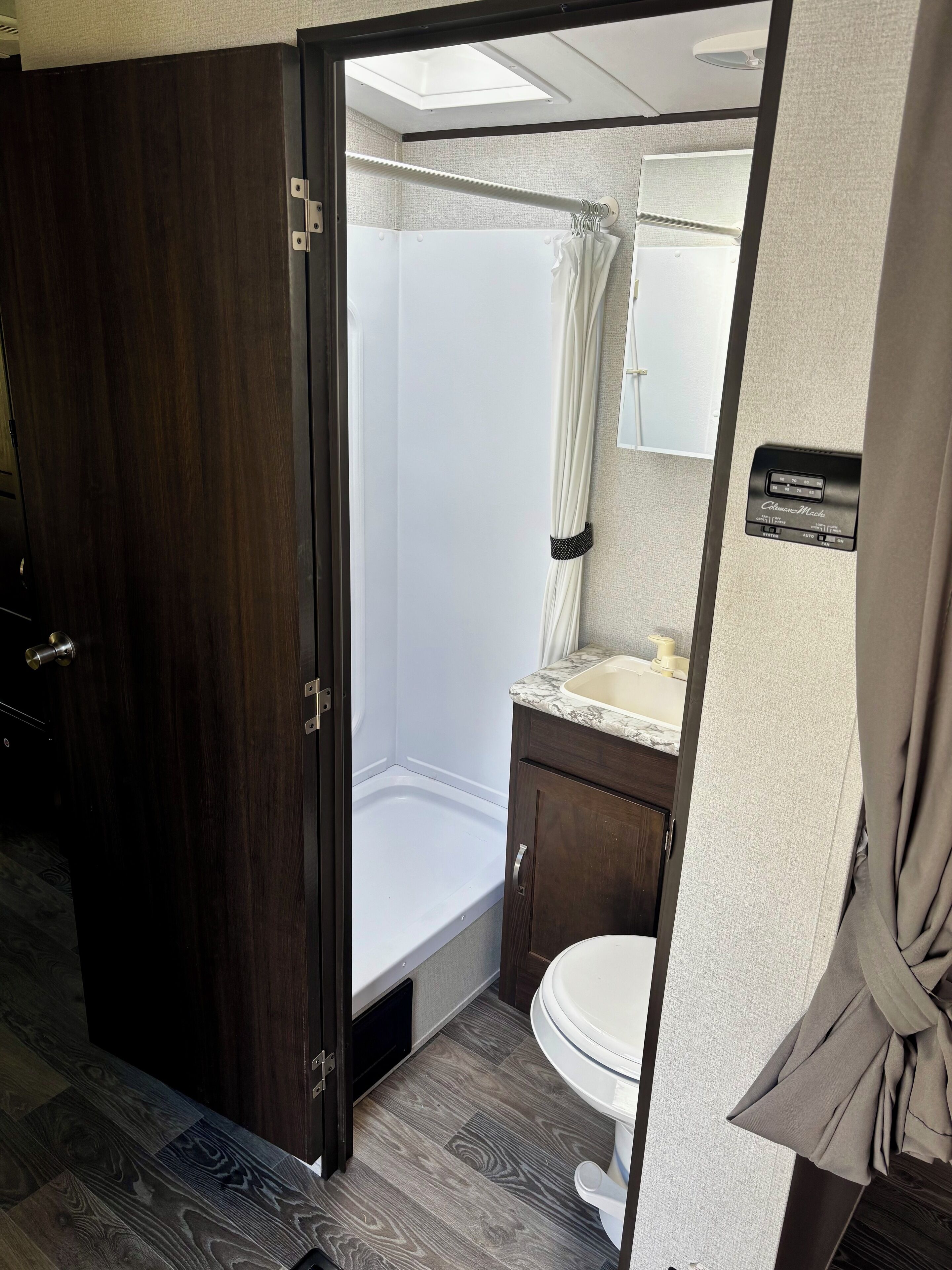 Handtücher, Seife, Toilettenpapier