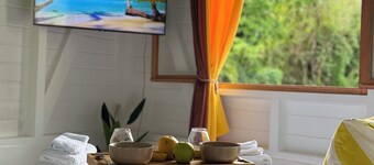 2-bedroom house with swimming pool. 10 minutes from the island's most beautiful beaches