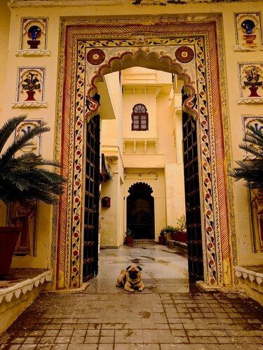 Cosy suite room in Remodeled historical
Palace built in 1578 AD