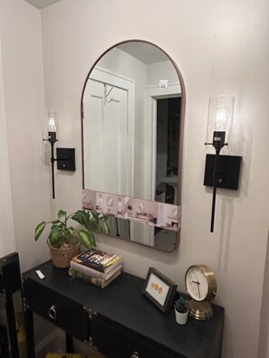 Interior - Charming 3-bedroom house with home office in the Kamms Corner neighborhood (Cleveland)