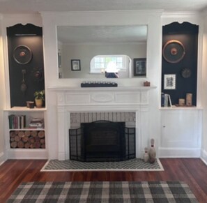 Interior - Charming 3-bedroom house with home office in the Kamms Corner neighborhood (Cleveland)