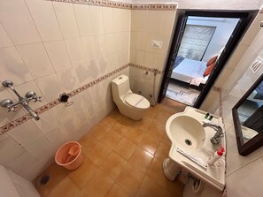 Shower, bidet, towels, soap