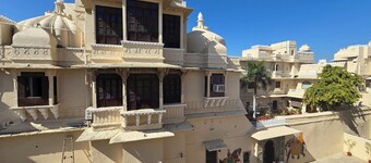 Remodeled historical 446-year-old 
Palace built in 1578 AD, Suite rooms