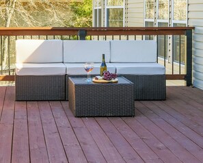 Terrace/patio - Velocity House: Stunning 4-bedroom Bella Vista Trailside retreat with Hot Tub (Bella Vista)