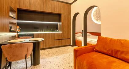 Jais Home-Moon Apartment-Muzeului Square-Old town