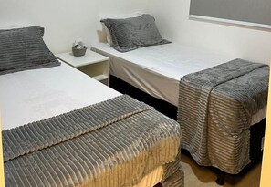 3 bedrooms, iron/ironing board, free WiFi, bed sheets - Barra Olympic, RioCentro, Barra Olympic, Farmasi Arena, Jacarepaguá&Jeunesse Arena (Jacarepaguá Rio de Janeiro)