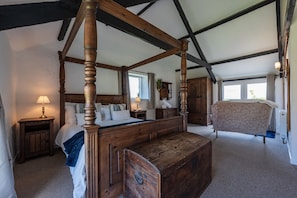 1 bedroom, iron/ironing board, travel crib, WiFi