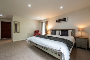 1 bedroom, iron/ironing board, travel cot, WiFi