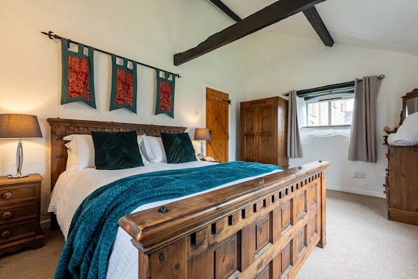 1 bedroom, iron/ironing board, travel cot, WiFi