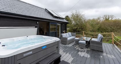 Manor a spacious modern cottage for families or groups